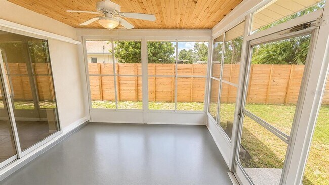 Building Photo - 3435 Dunbar Dr