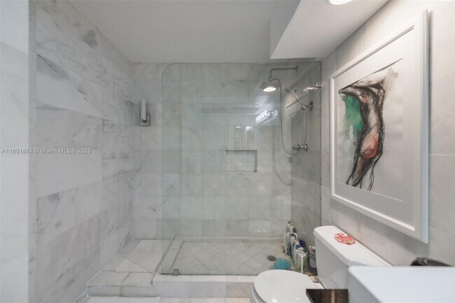 Building Photo - 5838 Collins Ave