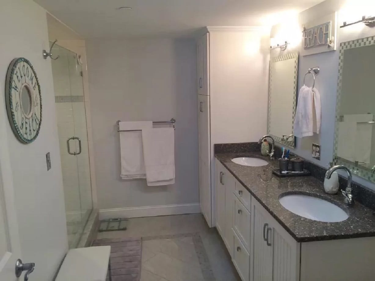master bath - 1 E Grand Ave