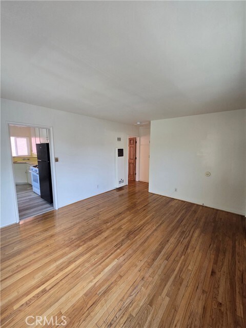 Building Photo - 502 E Cypress Ave