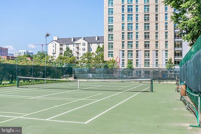 Building Photo - 1530 Key Blvd