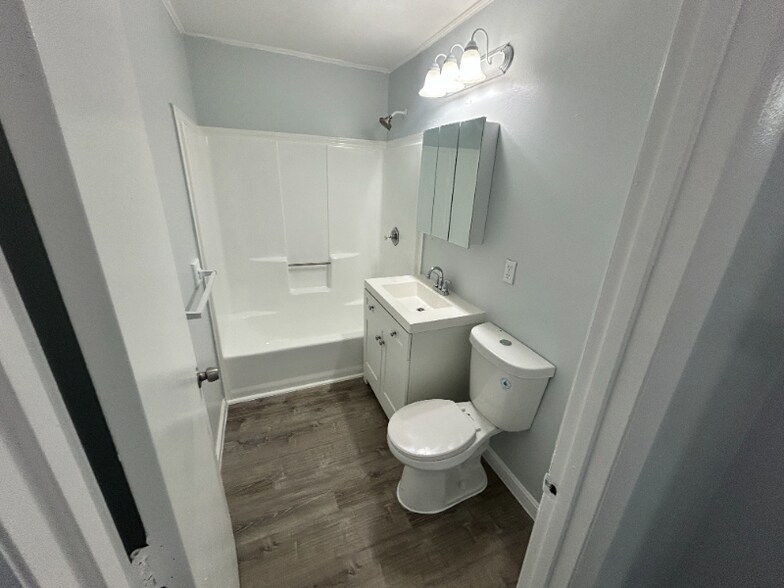 Building Photo - 10 Grafton St