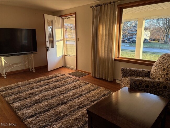 Building Photo - 168 Valley View Dr