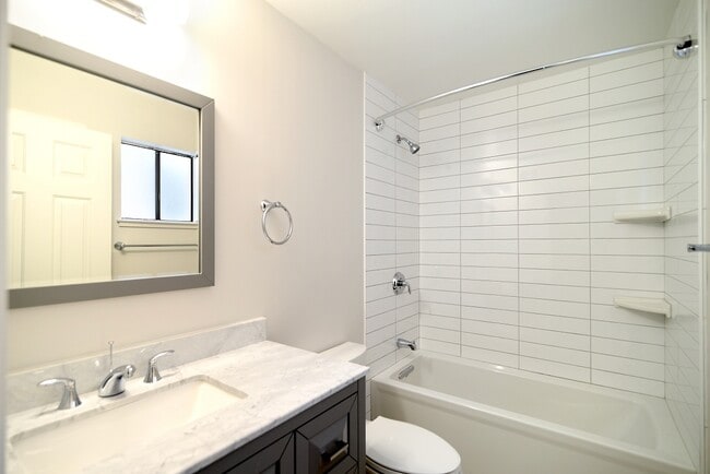 Building Photo - 333 18th Ave