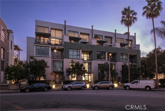 Building Photo - 13045 Pacific Promenade
