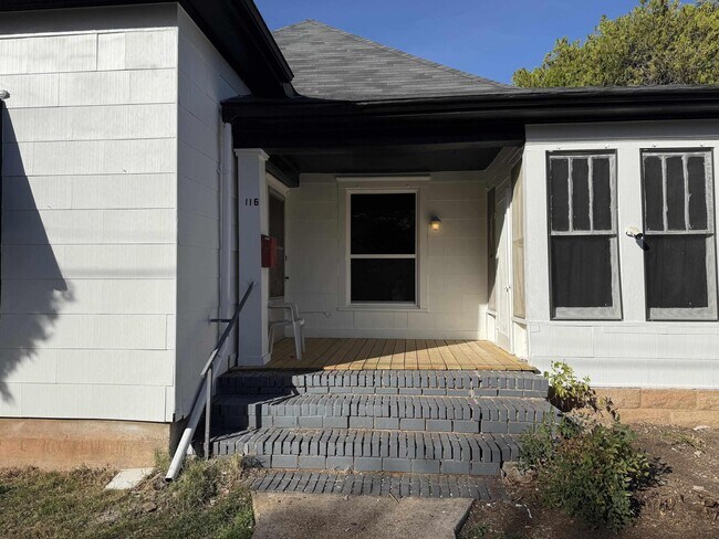 Building Photo - 116 W North St