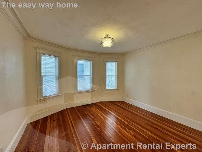 Building Photo - 65 Conwell Ave