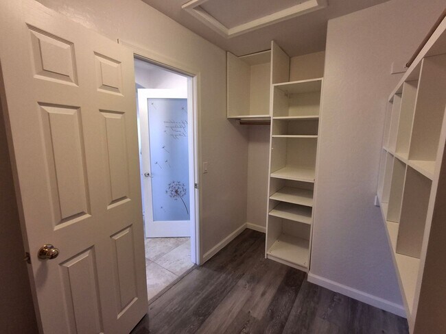 Building Photo - 29109 N Yellow Bee Dr