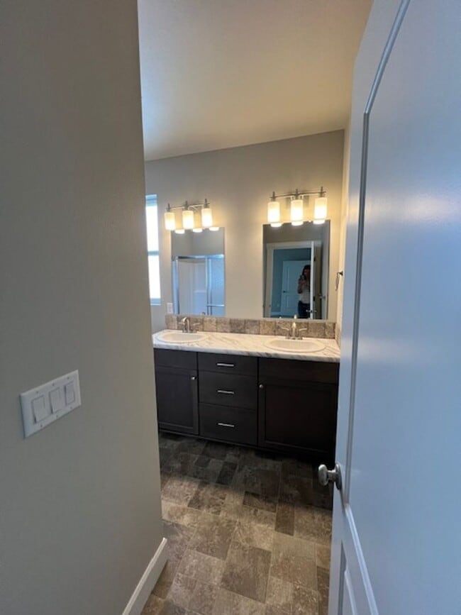 Building Photo - Beautiful Home in Quincy