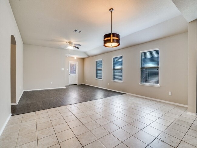 Building Photo - 2302 Tombstone Dr