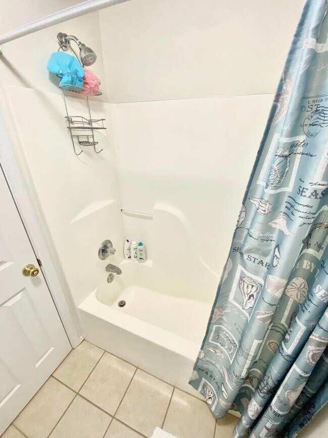 Building Photo - 2800 Pinnacle Point Dr