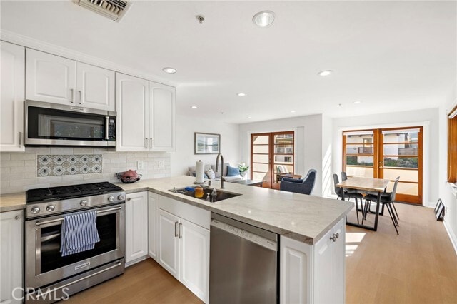 Building Photo - 416 Avenida Santa Barbara