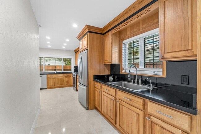 Building Photo - 20777 Soneto Dr