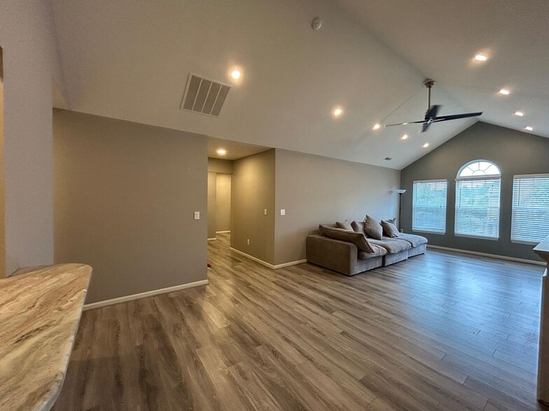 Building Photo - 4035 Cornerstone Dr