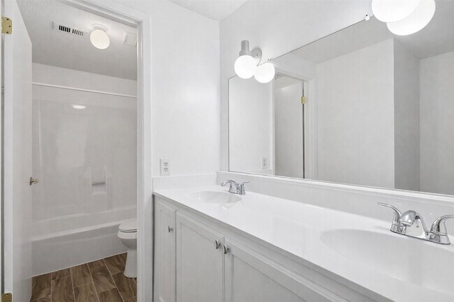 Building Photo - 7131 Westbranch Dr