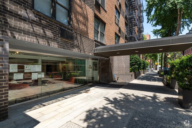 Building Photo - 350 Bleecker