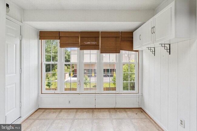 Building Photo - 9370 Caspian Way