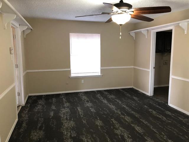 Building Photo - 613 Trail View Ln