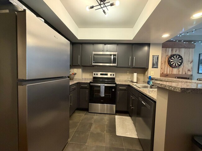 Building Photo - Available FALL 2026 @ $3600/Month! Beautiful 8th floor Lake Plaza unit ready for August 2026 Move...