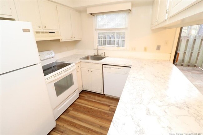 Building Photo - 1260 Donaldson Ct