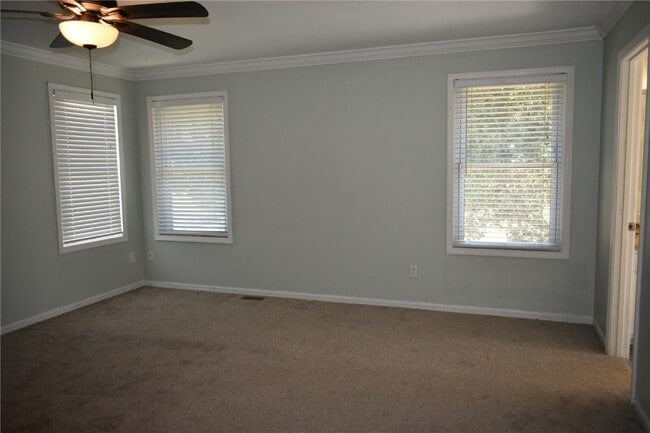 Building Photo - 16407 Westglen Farms Dr