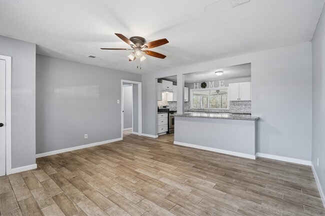 Building Photo - 2310 Merle St