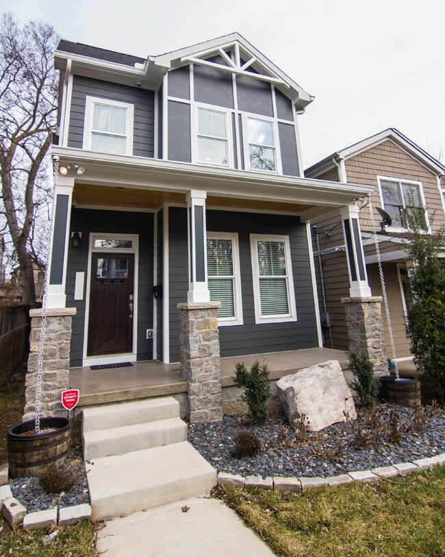 Building Photo - **COMING SOON!!** Furnished Custom-Built H...