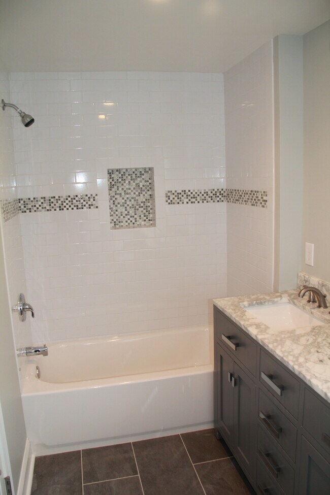 Building Photo - 55 Franklin Ave