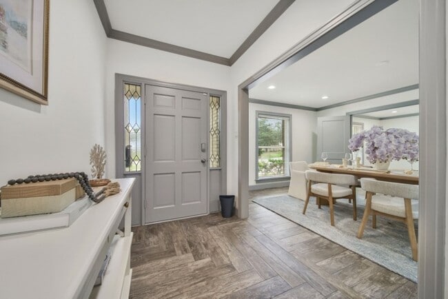 Building Photo - 10042 Briar Forest Dr