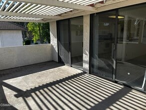 Building Photo - 2884 Instone Ct