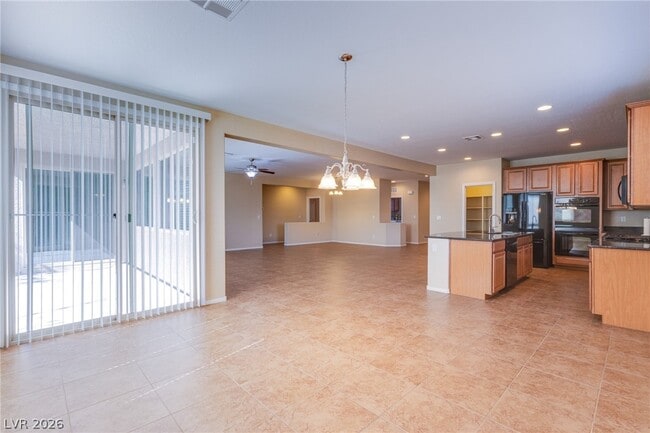 Building Photo - 10119 Amana Oaks Ave