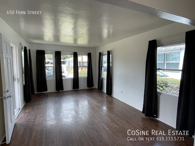 Building Photo - 450 Fern St