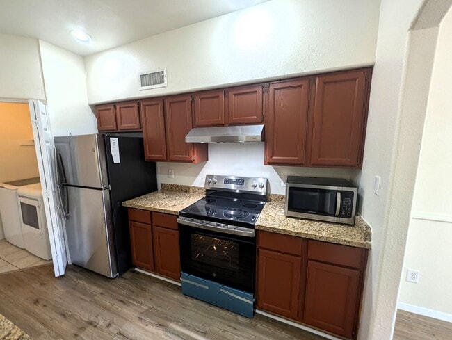 Building Photo - 3 Bedroom Townhome at Townes at Southpark ...