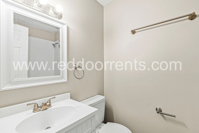 Building Photo - 5904 Beau Jardin Dr