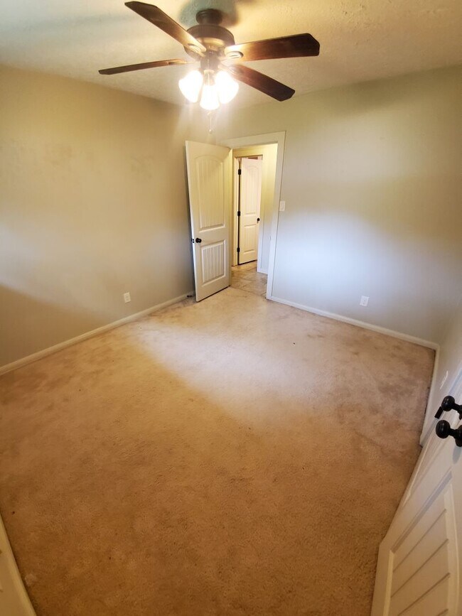 Building Photo - 3/2 in Southwood Valley