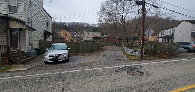 Building Photo - 9-11 Jones St.