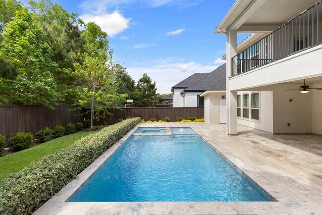 Building Photo - 11 Floral Vista Dr