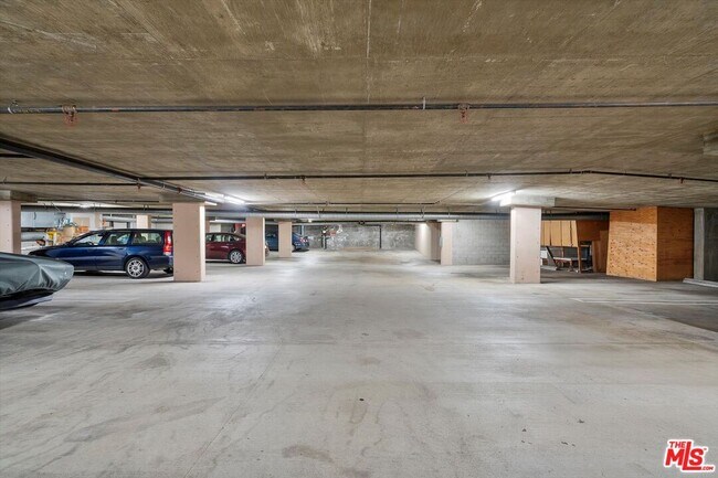 Building Photo - 1650 Veteran Ave