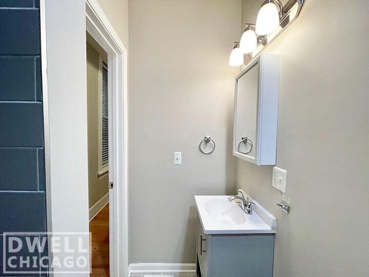Building Photo - 1154 W 17th St
