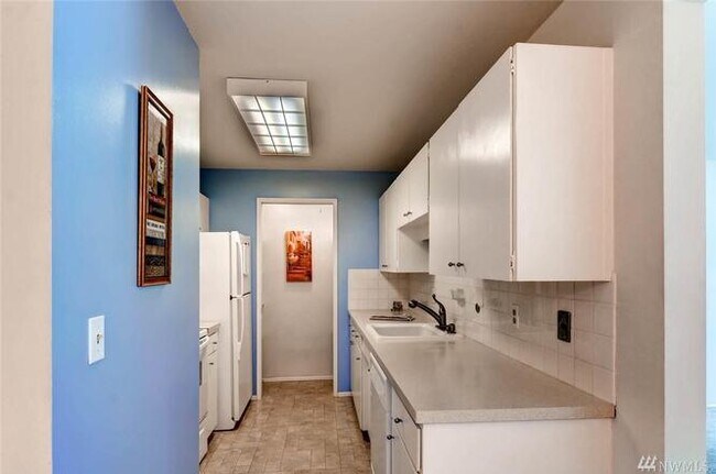 Building Photo - 5722 122nd Pl SE