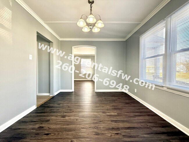 Building Photo - 3 Bedroom House