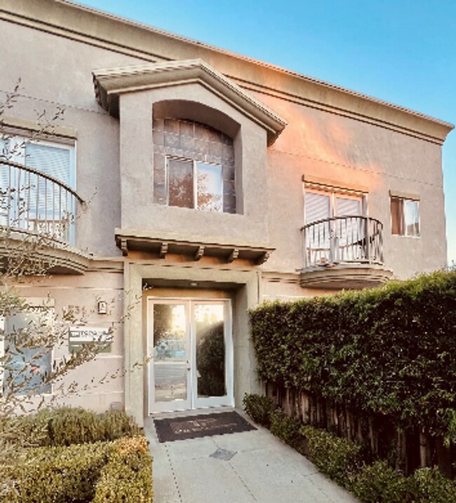 Primary Photo - 3 Bedroom 2 Bath Apartment