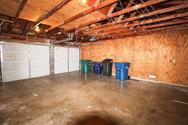 Building Photo - 10906 Lands Run St