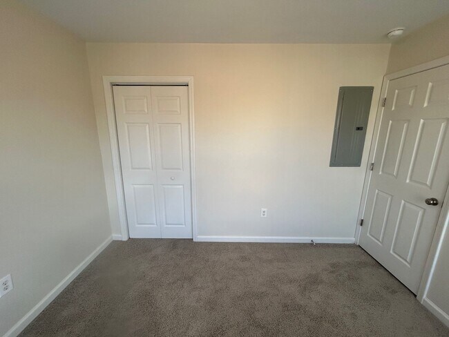 Building Photo - 168 Canal Pl Cir