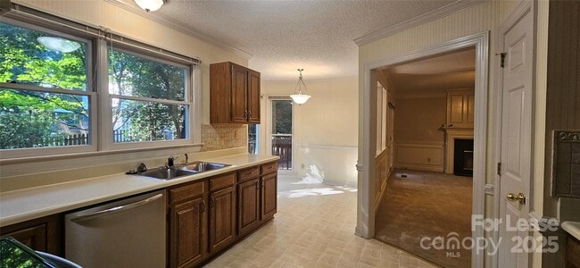 Building Photo - 4015 Brownes Ferry Rd