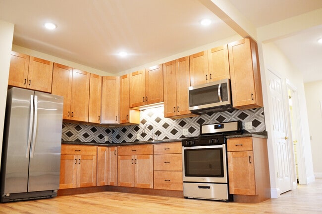 Primary Photo - 258 North St