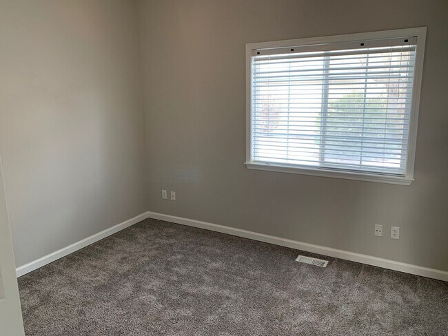 Building Photo - Beautiful  3-bedroom, 2-bath single-level home