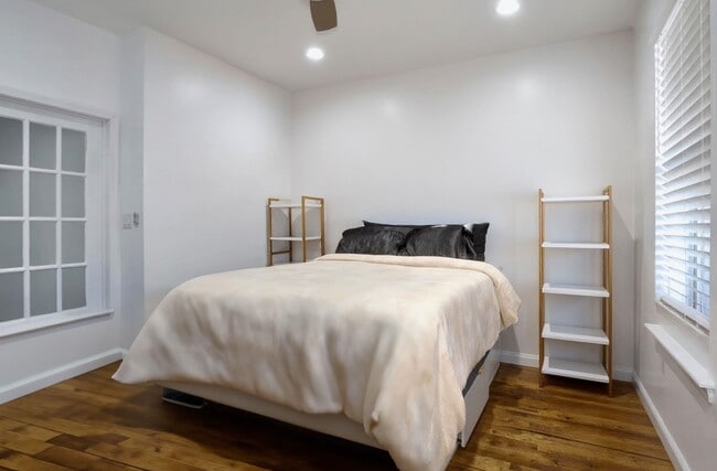 Building Photo - 285 Bergen Ave