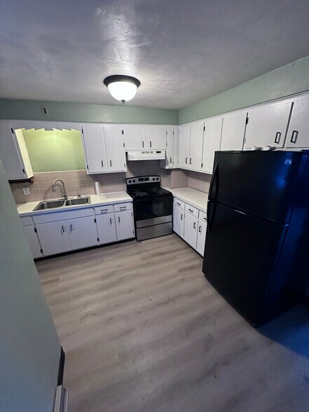 Building Photo - 4526 Middletown Rd E