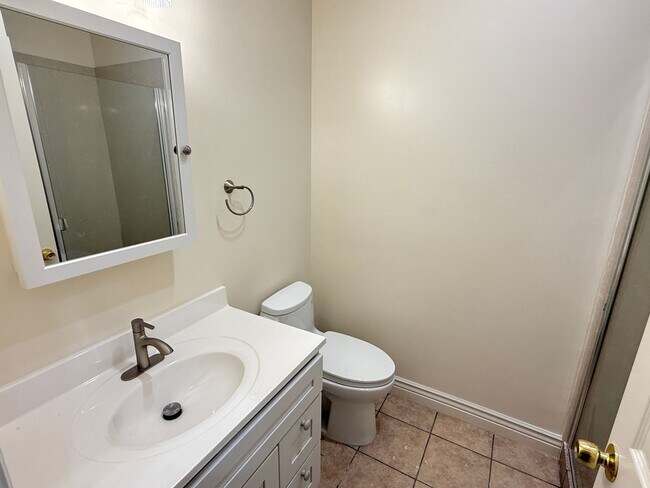 Building Photo - 220A-220A Sadowa St